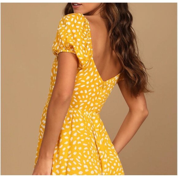 Lulus Yellow Polka Dot Puff Sleeve Romper M Lightweight & Breathable Back Zipper - Picture 2 of 10